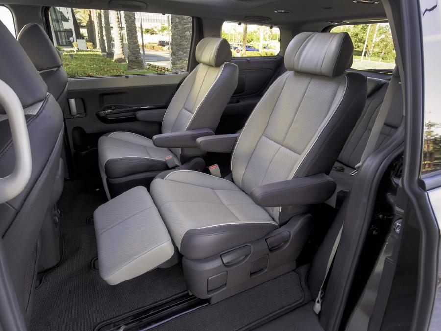  Kia Sedona SXL 2015 года  (фото 25 из 75)